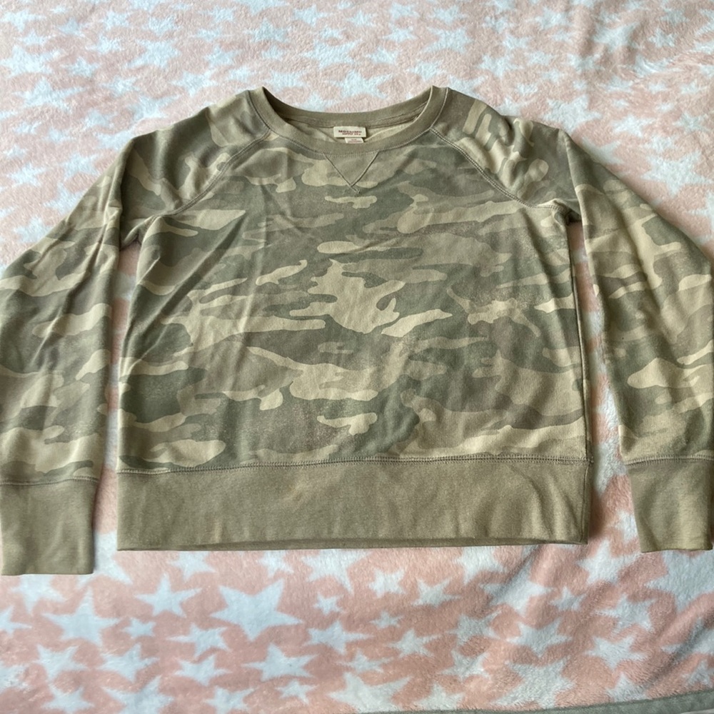 Sweatshirt